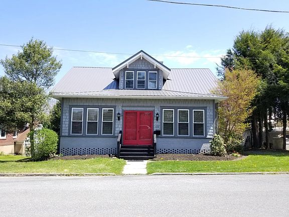2nd image of 122 Woodlawn Ave