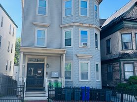 34 Whiting St