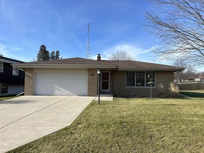 3326 Monarch DRIVE, Racine, WI, 53406