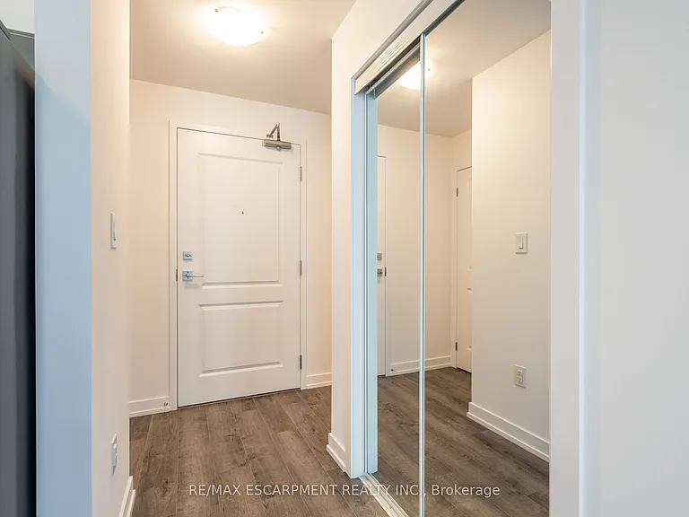 470 Dundas St E #225 — Photo 8