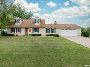 720 Blackbird Ct, Geneseo, IL 61254