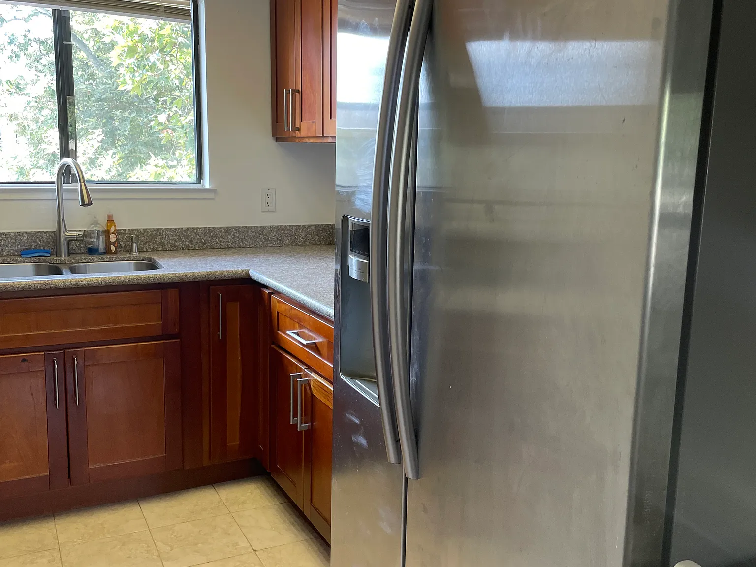 1052 N Abbott Avenue — Photo 4