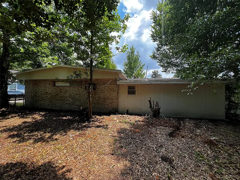 1380 Fairway St — Photo 6