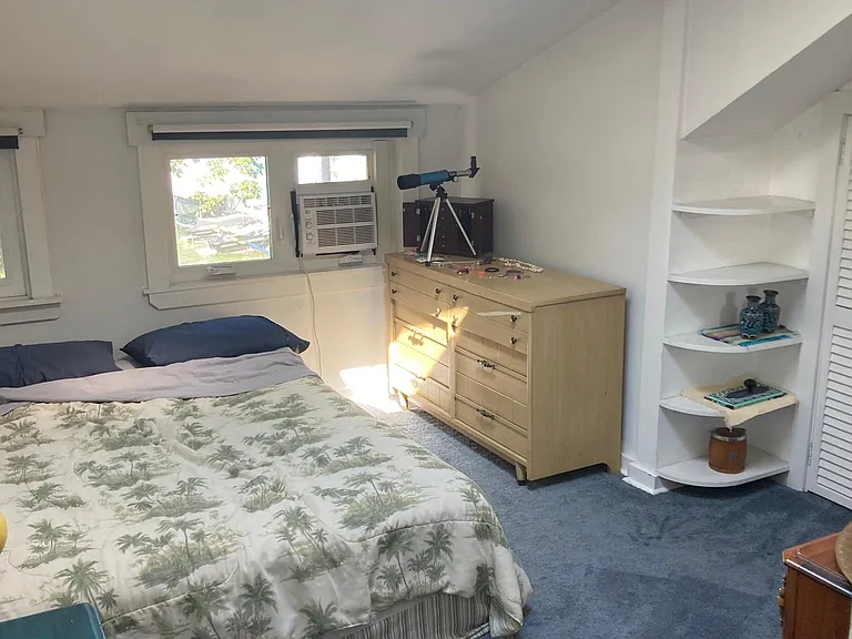 queen bed upstairs