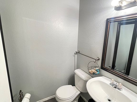 5th image of 1222 McMillan Dr