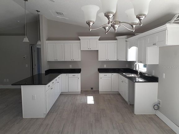 2nd image of 2310 W Pinegrove Dr