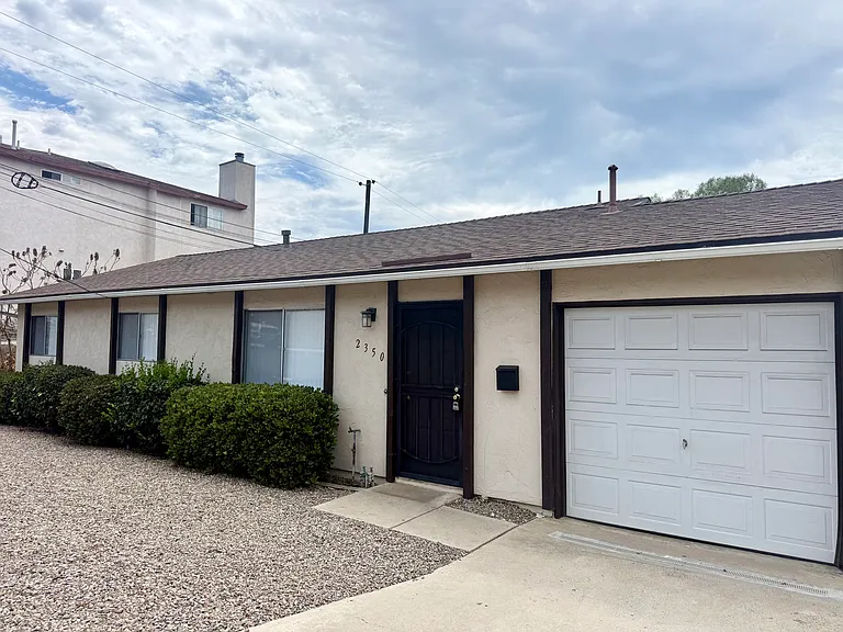 2350 Sea Breeze Dr — Photo 2