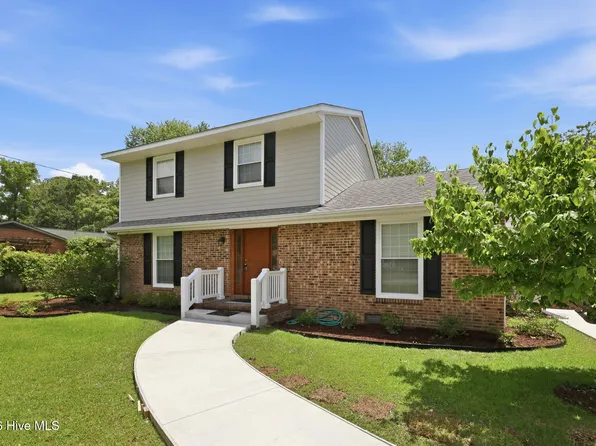 700 Robin Road, Morehead City, NC 28557