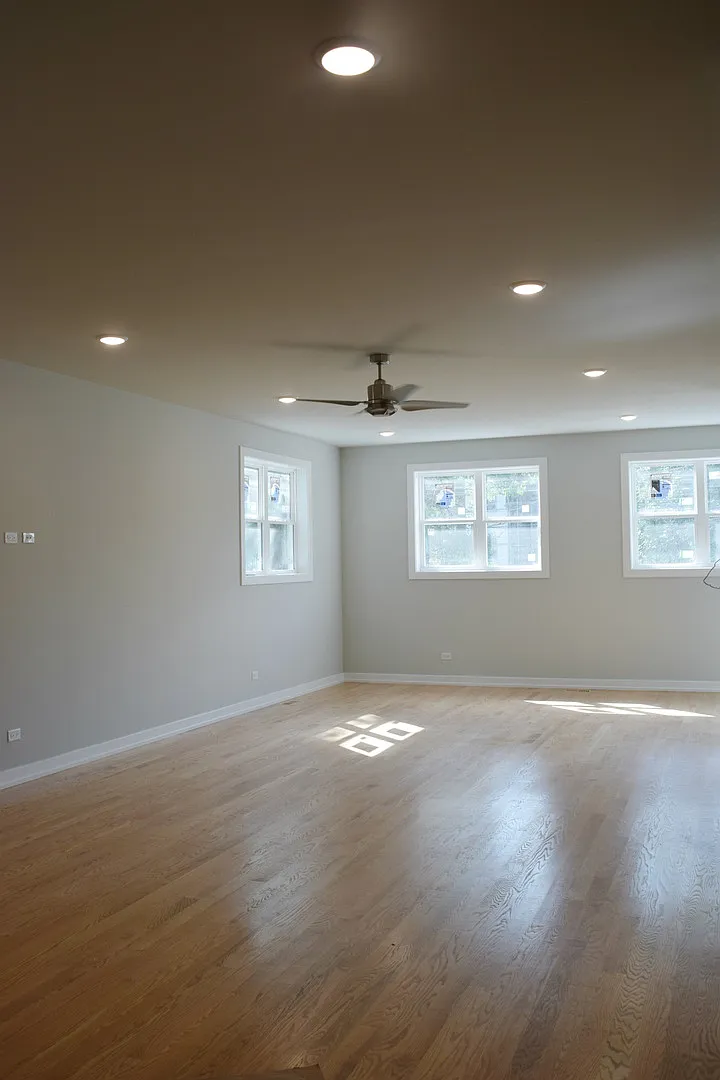 Building Photo - 6144 S University Ave #1W