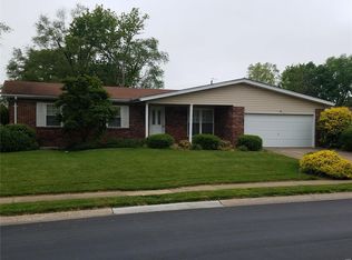 725 Maran Dr, Saint Charles, MO 63301