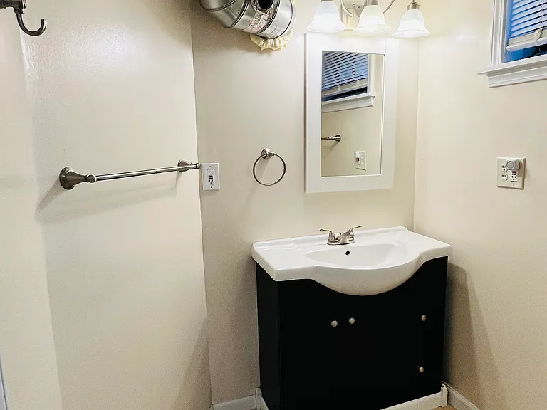 801 Berkley Rd — Photo 30