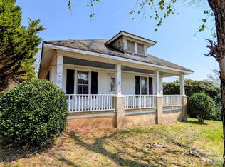 507 S College St, Morganton, NC 28655