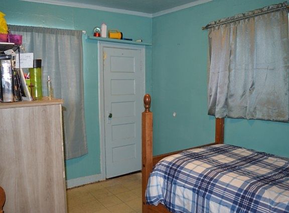 2nd image of 4319 E 55th St