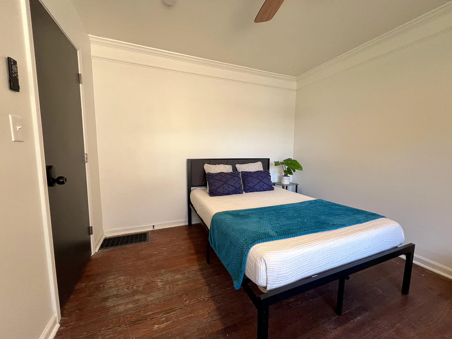 4 bed, 3.0 bath, 1840 sqft, $572 — Photo 3