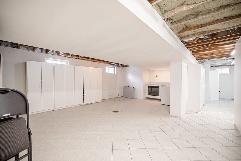 Winnipeg Apartment for rent - 2 Bedrooms — photo 11