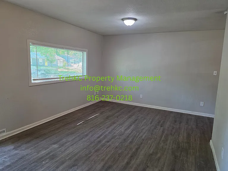 11206 Corrington Ave — Photo 15