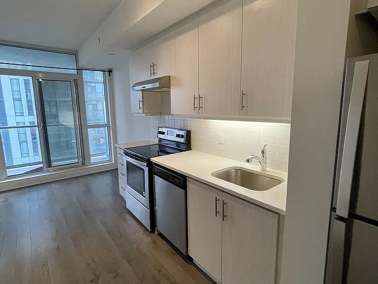17 Zorra St #910 — Photo 17