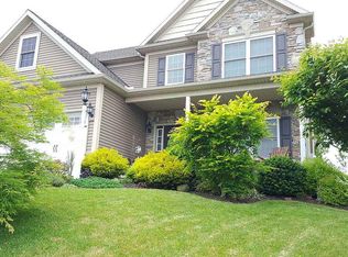 73 Gentle Dr, East Earl, PA