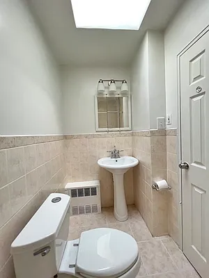 Sold by Remax City Square | media 14
