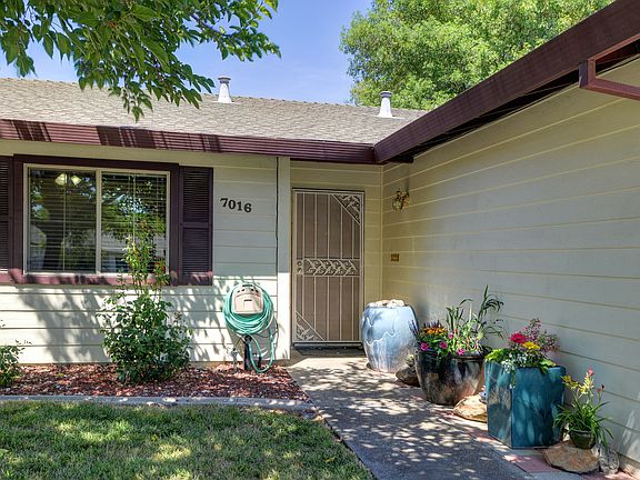 4th image of 7016 Woodmore Oaks Dr