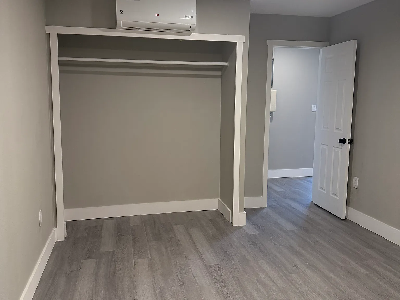 1 bed, 500 sqft, $1,300 — Photo 4