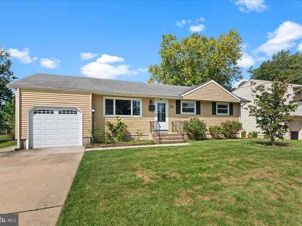 21 Cannon Dr, Hamilton, NJ 08690