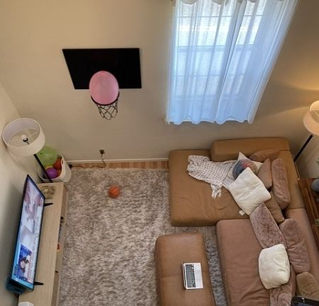 4th image of 408 Bloomfield Ave APT 2