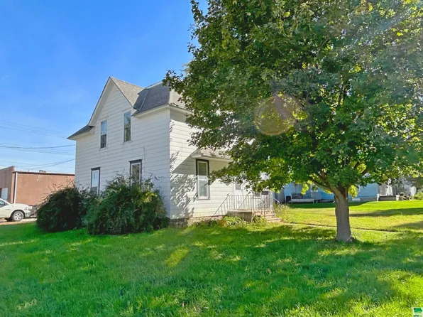 101 Cherokee St, Alta, IA 51002