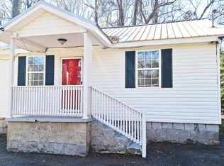 281 Valley Lake Dr, Stone Mountain, GA 30087