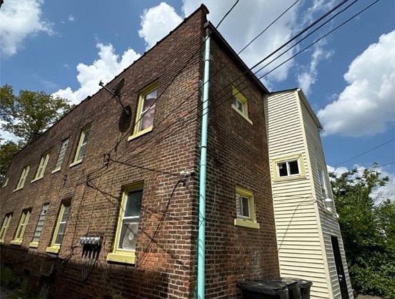 4th image of 3447 E 140th St