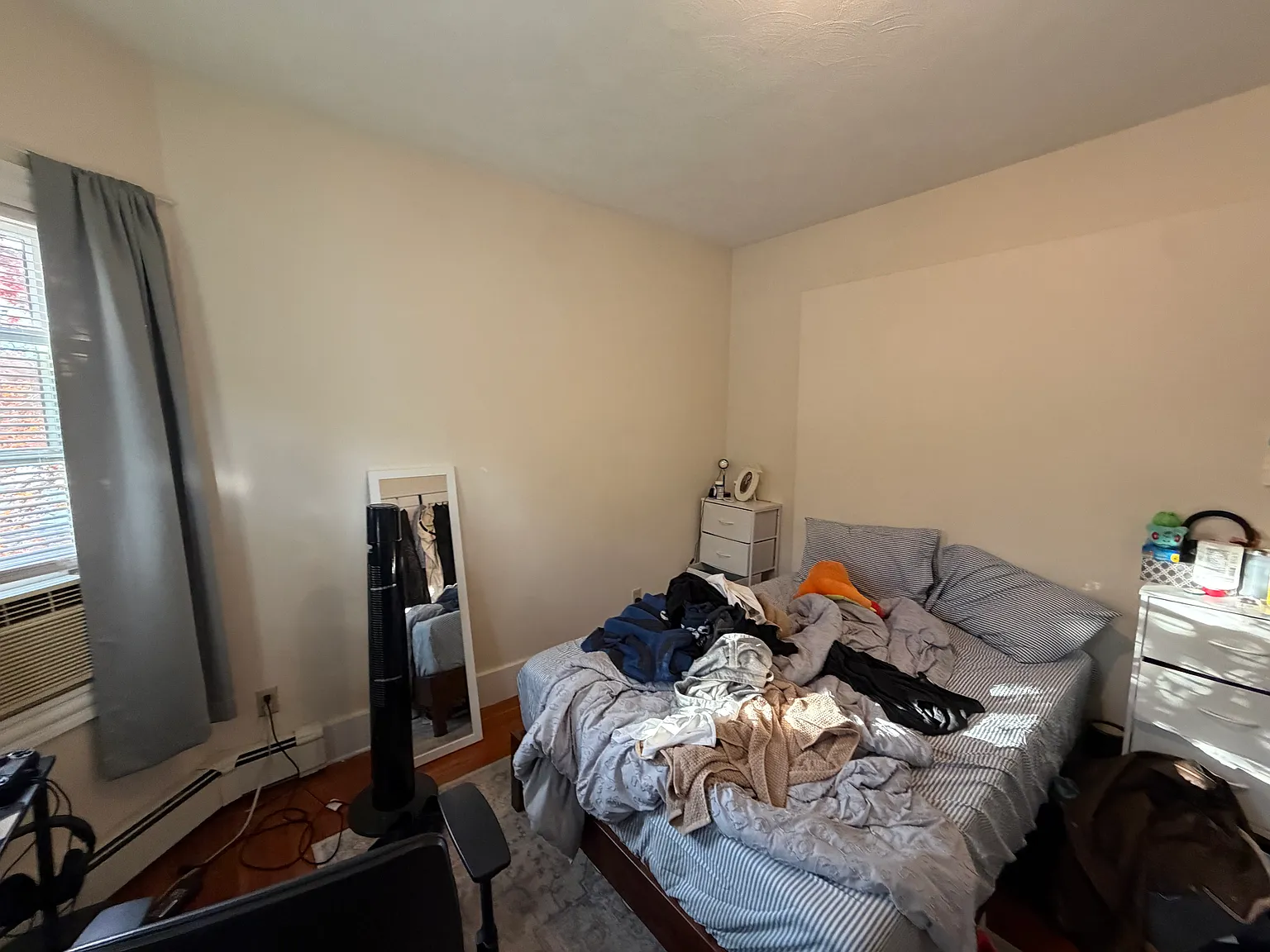 4 bed, 1200 sqft, $4,600 — Photo 2