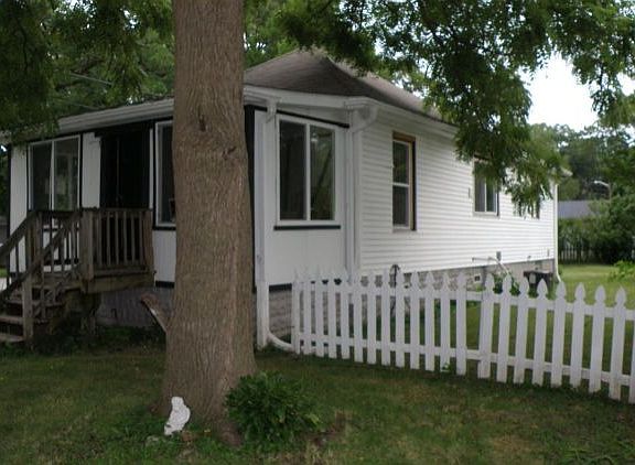 2nd image of 2701 Vermillion St