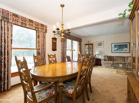 4th image of 1057 Tamarack Ln
