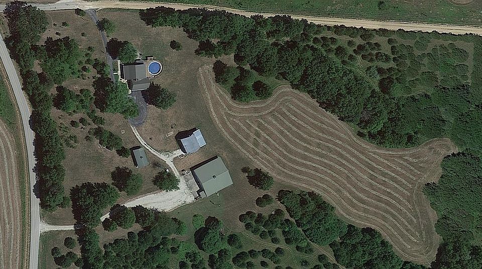 1st image of 2302 Berkemeyer Rd