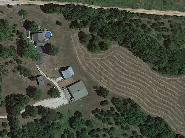 2302 Berkemeyer Rd, Hermann, MO 65041