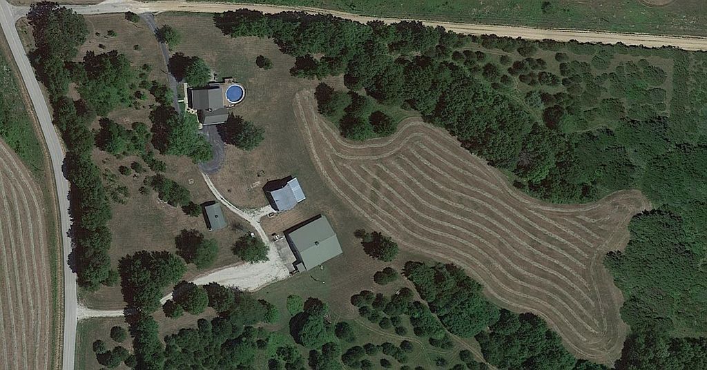 2302 Berkemeyer Rd - Property Image