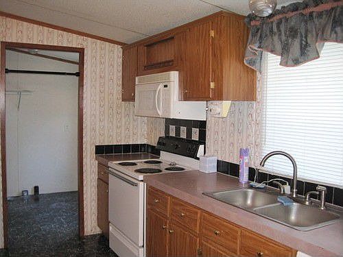 3rd image of 944 Burntleaf Ln