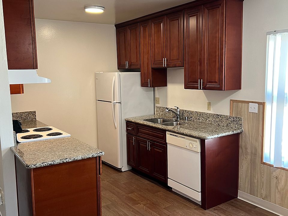 1st image of 5055 Saratoga Ave #20