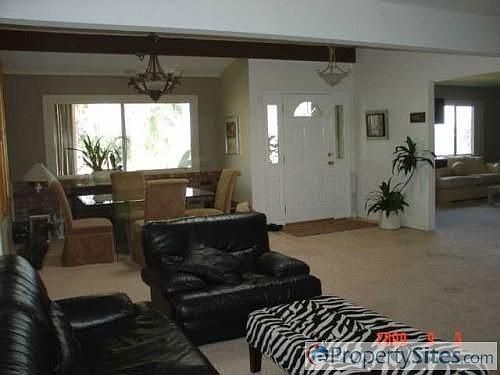 4th image of 872 Poinsettia Ave