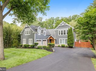 2458 Sandburg St, Dunn Loring, VA 22027