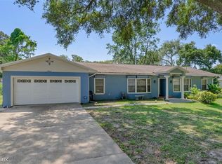 3903 Lake Dr, Seffner, FL 33584