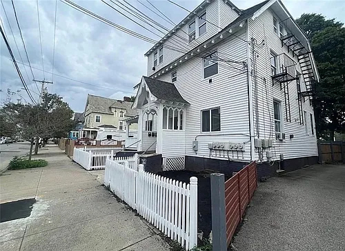 25 Wesleyan Ave #1R Photo 1