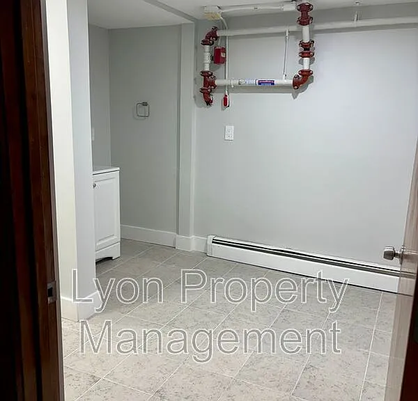 262 Illinois St #2 — Photo 11