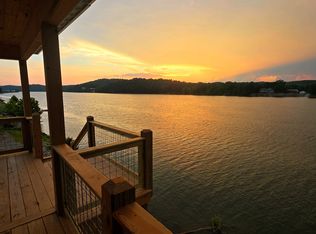 1109 River Front Dr, Clifton, TN 38425