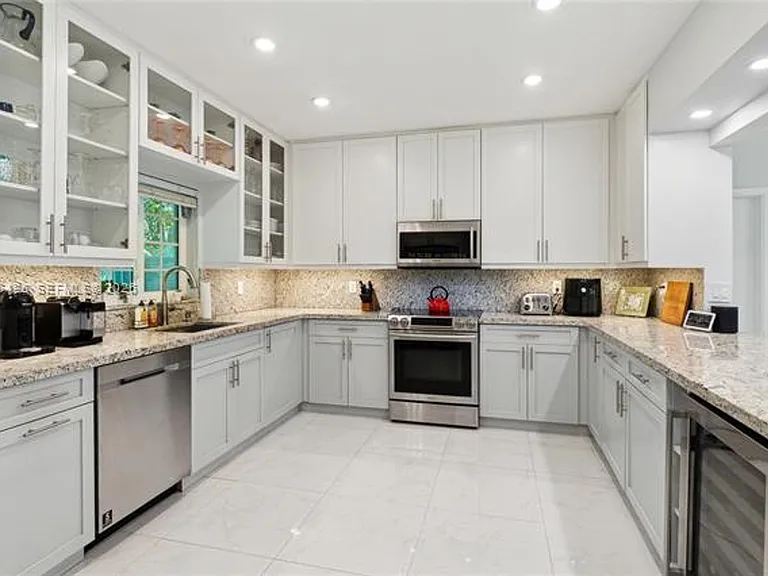 7511 Miami View Dr #7511 — Photo 15