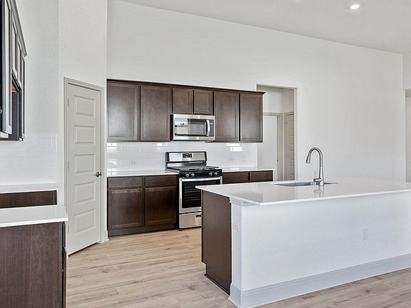 5th image of 16820 Casa Anna Dr