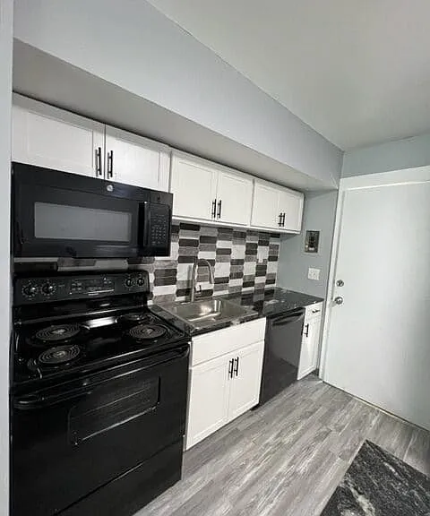 401 Smith St #B12 — Photo 8