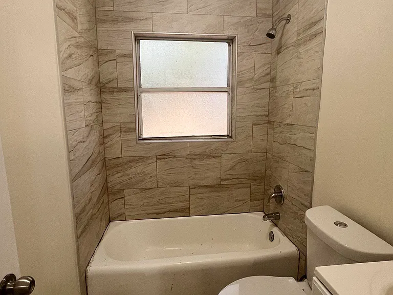 3422 Miami Dr — Photo 10