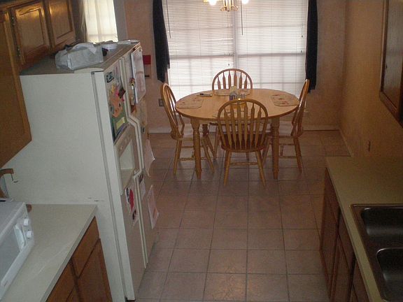 kitchen/dining room