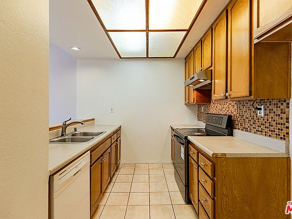 3rd image of 435 S La Fayette Park Pl Unit 302